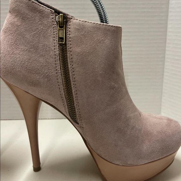 Steve Madden Bootie Size 7.5 - Picture 4 of 7